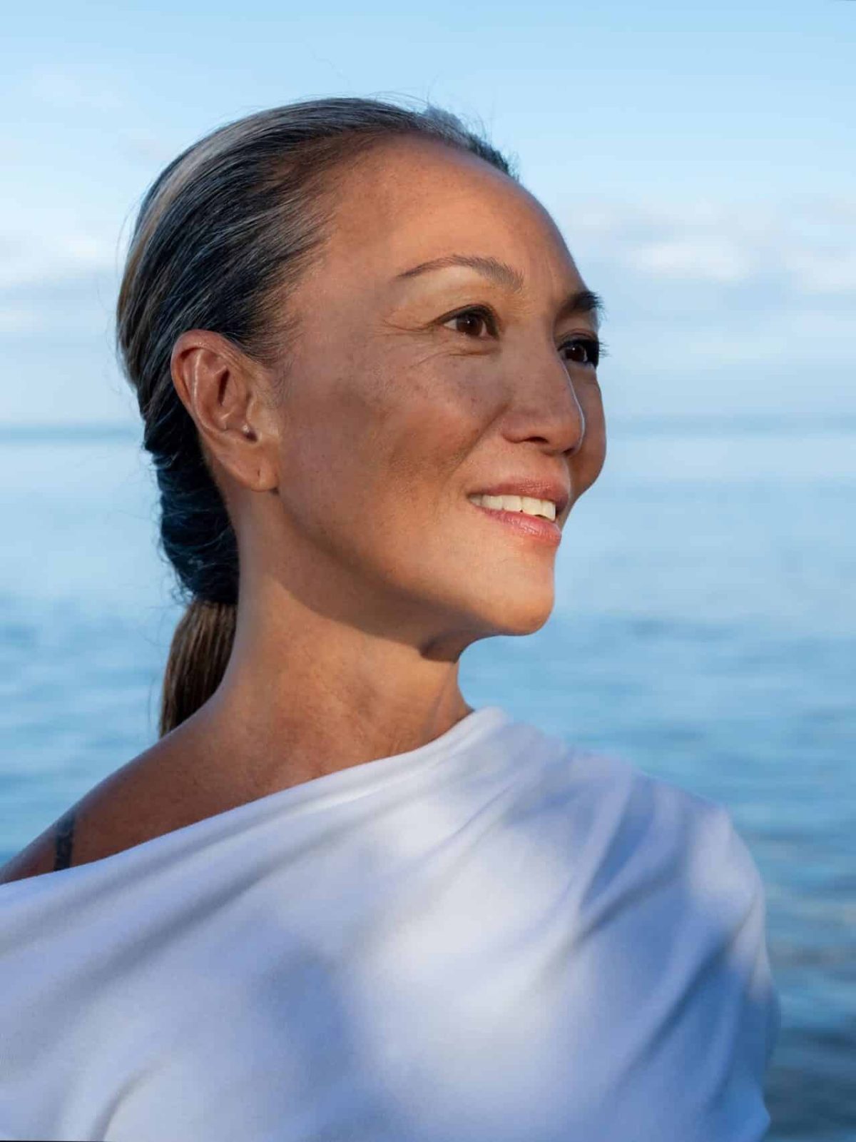 MAIRA regard au loin